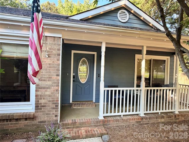 6836 Pin Oak Court, Charlotte, NC 28226