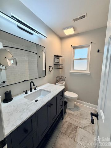 6836 Pin Oak Court, Charlotte, NC 28226