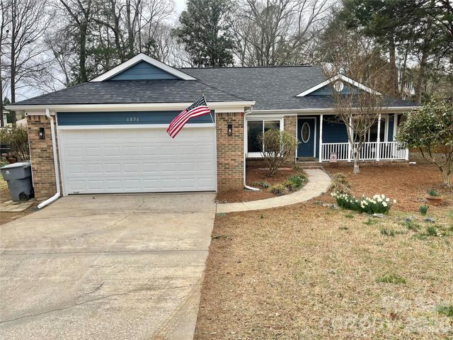 6836 Pin Oak Court, Charlotte, NC 28226