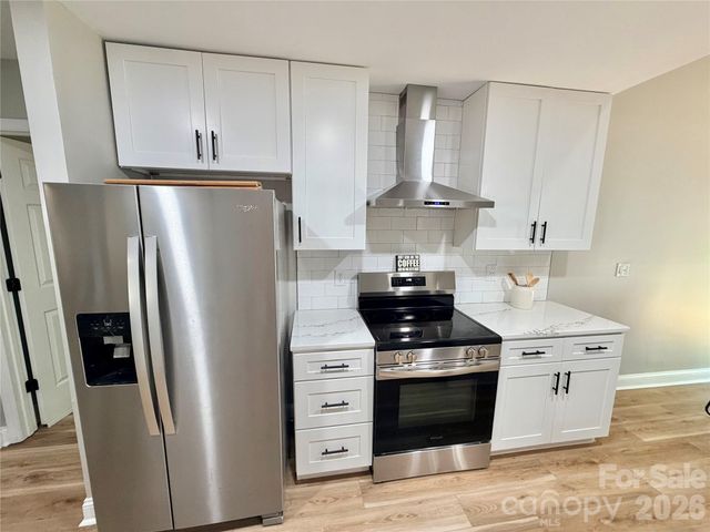 6836 Pin Oak Court, Charlotte, NC 28226