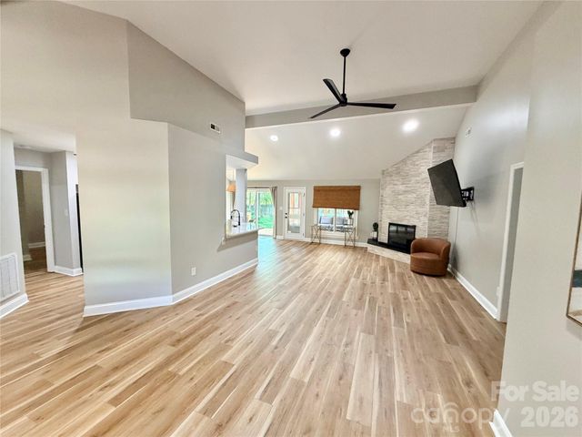 6836 Pin Oak Court, Charlotte, NC 28226