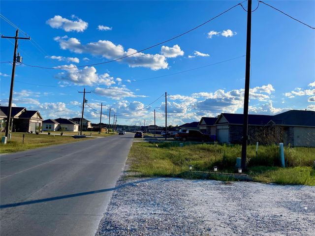 325 Road 5102, Cleveland, TX 77327