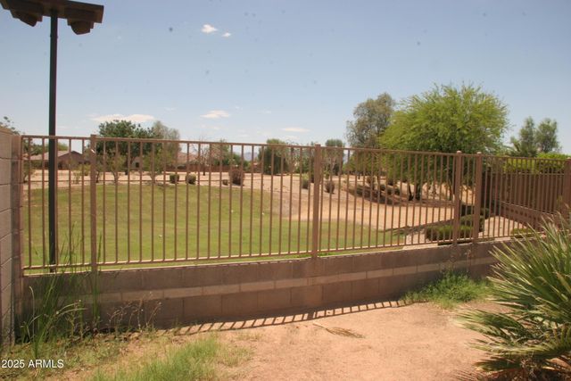 4505 W BURGESS Lane, Laveen, AZ 85339