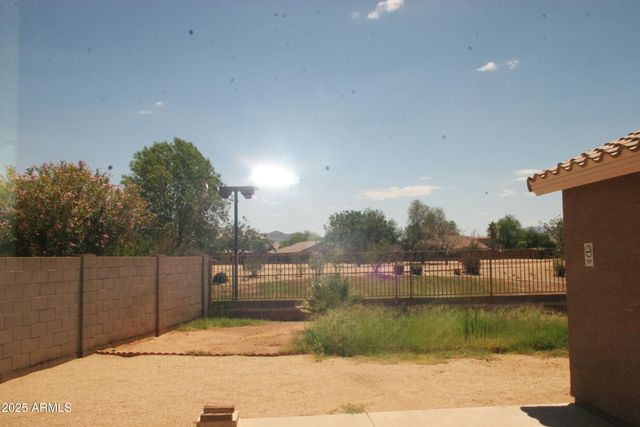 4505 W BURGESS Lane, Laveen, AZ 85339