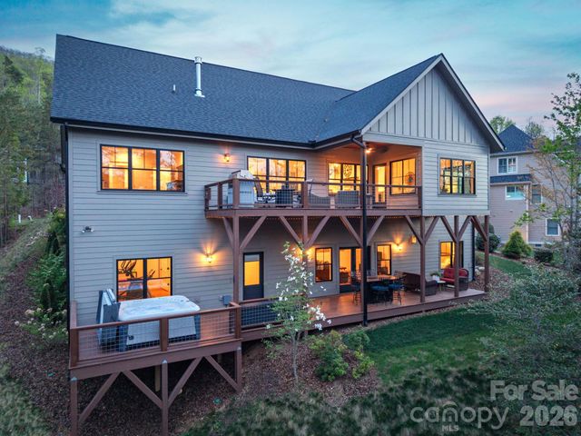 77 Village Pointe Lane, Asheville, NC 28803