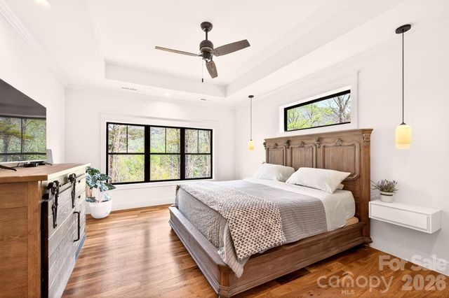 77 Village Pointe Lane, Asheville, NC 28803