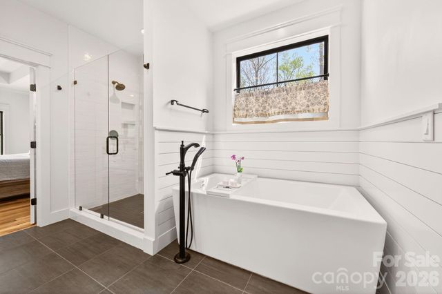 77 Village Pointe Lane, Asheville, NC 28803