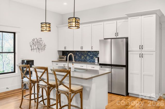 77 Village Pointe Lane, Asheville, NC 28803