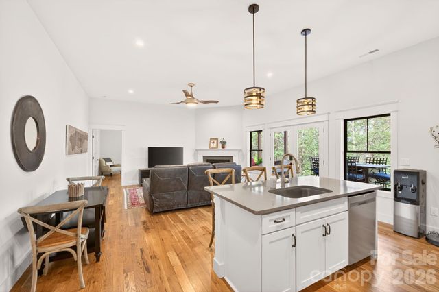 77 Village Pointe Lane, Asheville, NC 28803