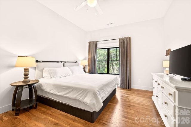 77 Village Pointe Lane, Asheville, NC 28803