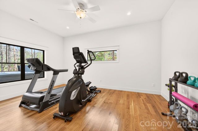 77 Village Pointe Lane, Asheville, NC 28803