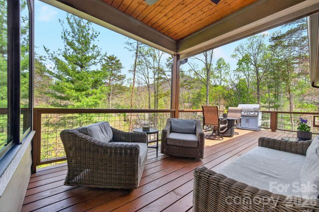 77 Village Pointe Lane, Asheville, NC 28803