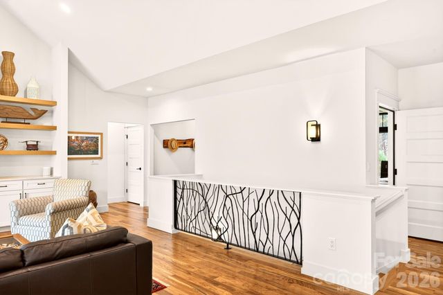 77 Village Pointe Lane, Asheville, NC 28803
