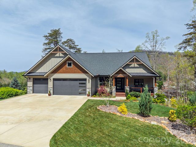 77 Village Pointe Lane, Asheville, NC 28803
