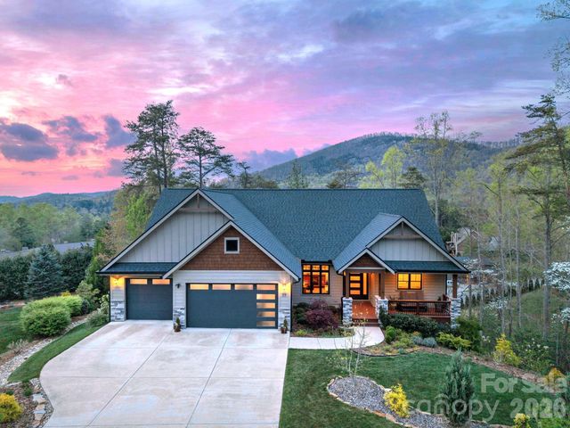 77 Village Pointe Lane, Asheville, NC 28803