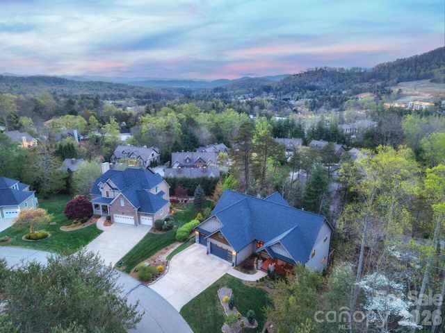 77 Village Pointe Lane, Asheville, NC 28803