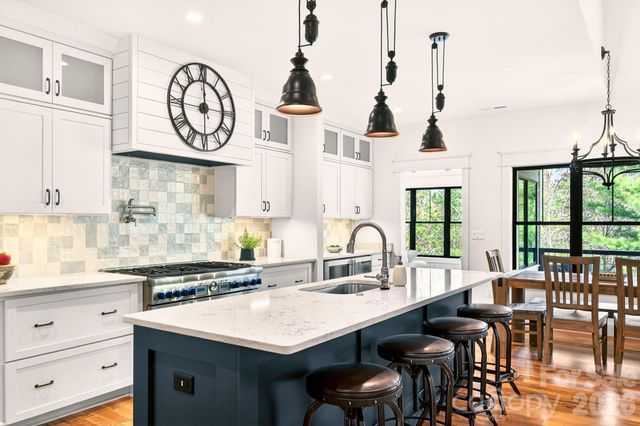 77 Village Pointe Lane, Asheville, NC 28803