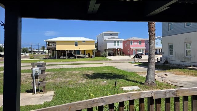 218 E Avenue C, Port Aransas, TX 78373