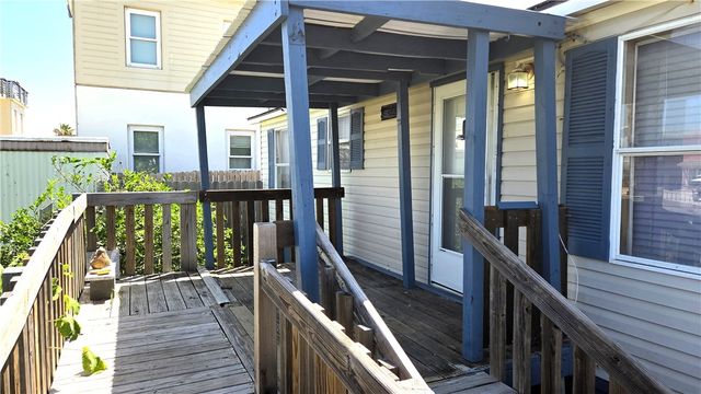 218 E Avenue C, Port Aransas, TX 78373