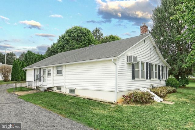 310 N CONSTITUTION AVE, New Freedom, PA 17349