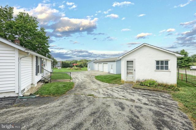 310 N CONSTITUTION AVE, New Freedom, PA 17349