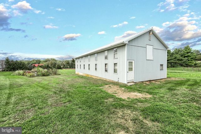 310 N CONSTITUTION AVE, New Freedom, PA 17349