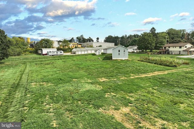 310 N CONSTITUTION AVE, New Freedom, PA 17349