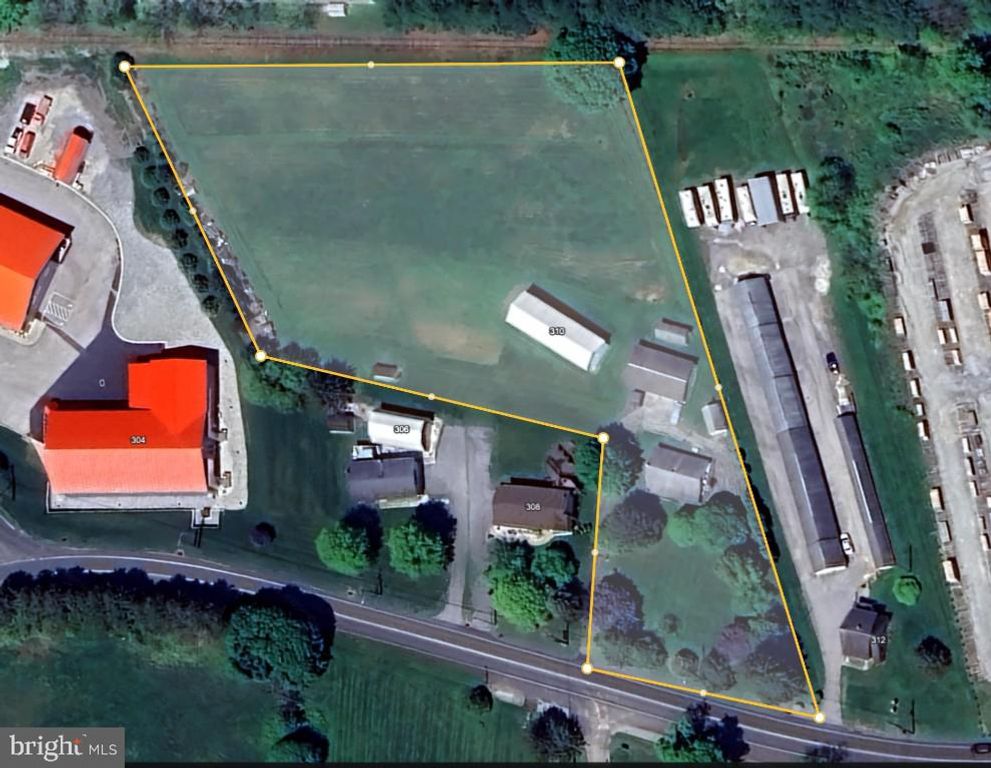 310 N CONSTITUTION AVE, New Freedom, PA 17349