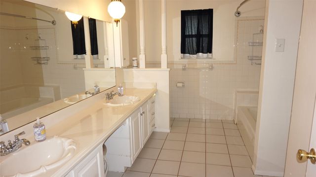 5013 Marble Falls Road, Fort Worth, TX 76103