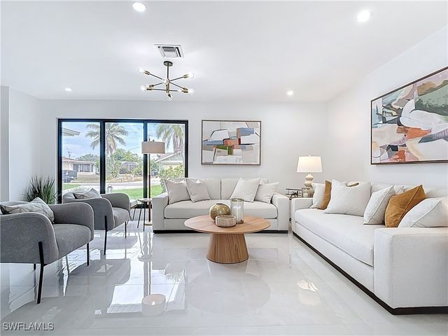 125 SE 41st TER, Cape Coral, FL 33904