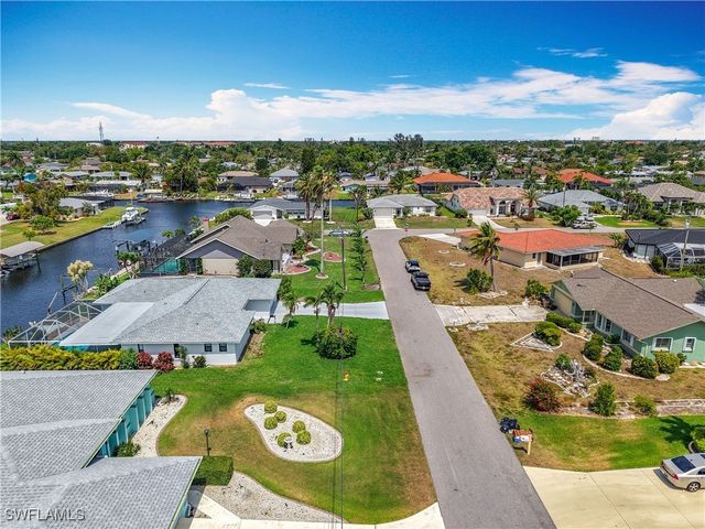 125 SE 41st TER, Cape Coral, FL 33904