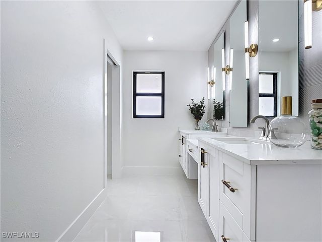 125 SE 41st TER, Cape Coral, FL 33904