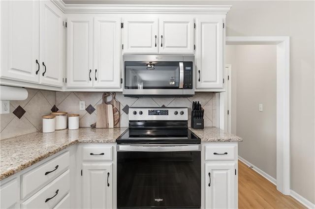 5324 W 160 Street, Overland Park, KS 66085