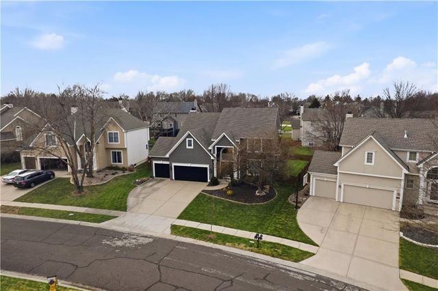 5324 W 160 Street, Overland Park, KS 66085