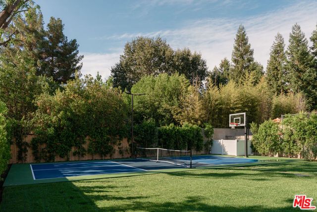 23236 Hatteras Street, Woodland Hills, CA 91367