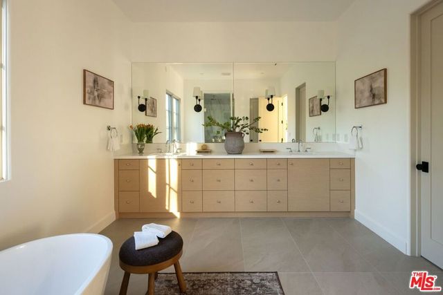 23236 Hatteras Street, Woodland Hills, CA 91367