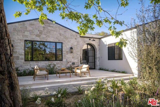 23236 Hatteras Street, Woodland Hills, CA 91367