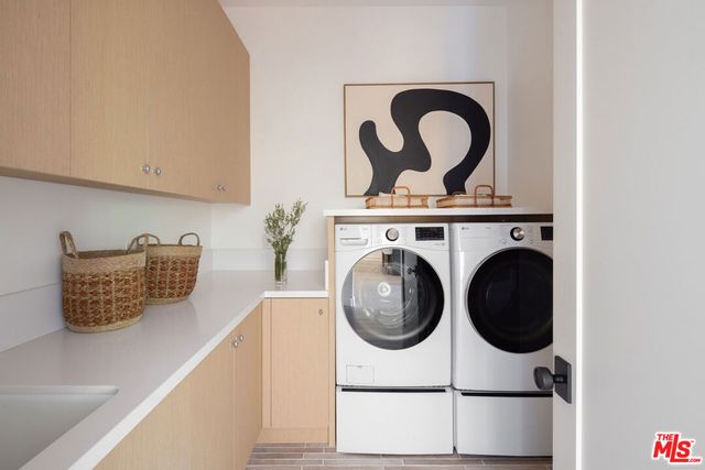 23236 Hatteras Street, Woodland Hills, CA 91367