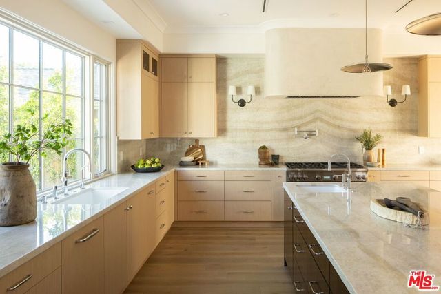 23236 Hatteras Street, Woodland Hills, CA 91367