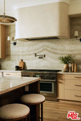 23236 Hatteras Street, Woodland Hills, CA 91367