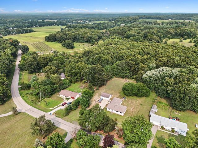 67821 29th Street, Lawton, MI 49065