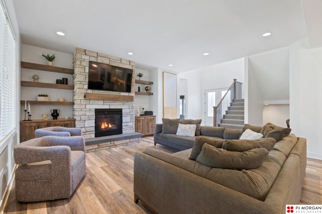 21034 X Street, Omaha, NE 68022