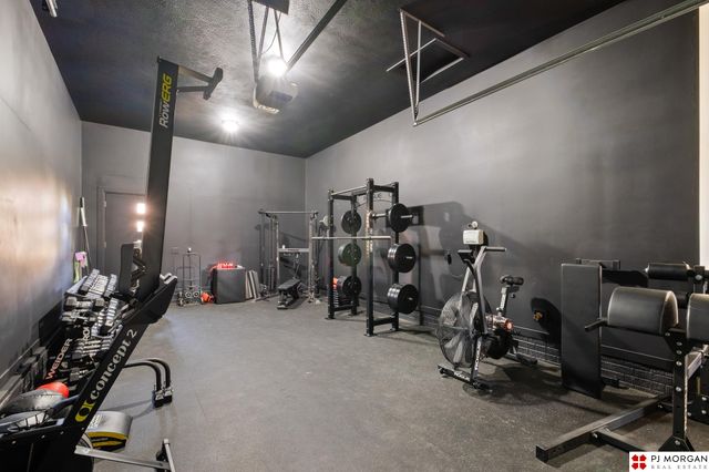 21034 X Street, Omaha, NE 68022