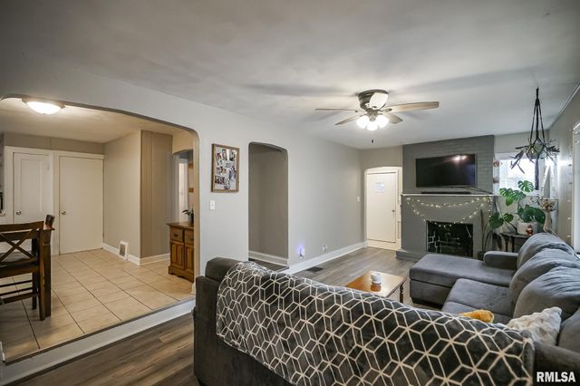 1011 Saint Julian Street, Pekin, IL 61554