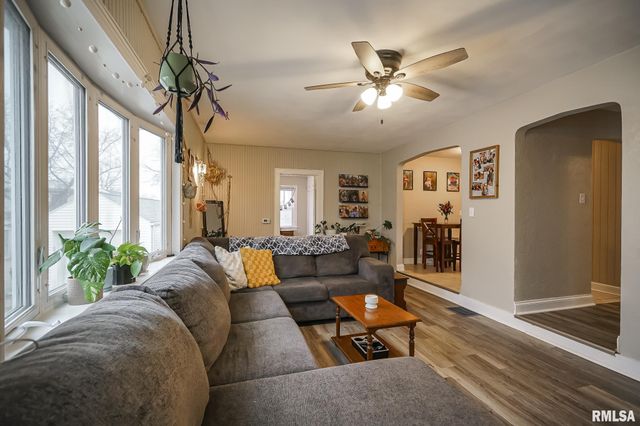 1011 Saint Julian Street, Pekin, IL 61554