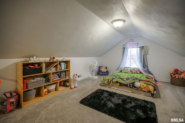 1011 Saint Julian Street, Pekin, IL 61554