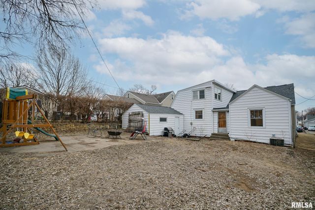 1011 Saint Julian Street, Pekin, IL 61554