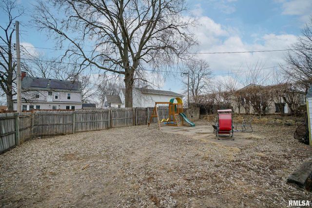 1011 Saint Julian Street, Pekin, IL 61554