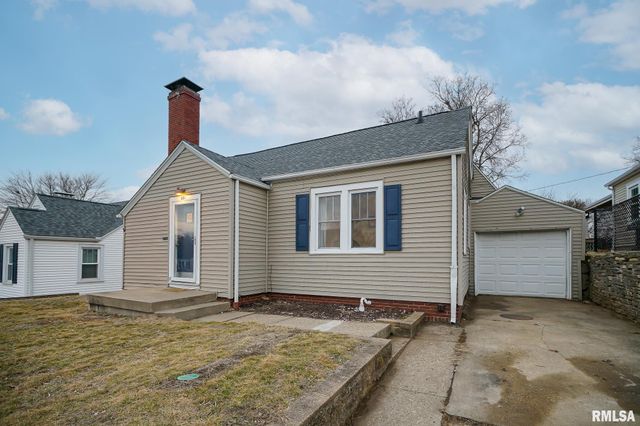 1011 Saint Julian Street, Pekin, IL 61554