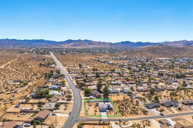 58385 Delano Trail, Yucca Valley, CA 92284